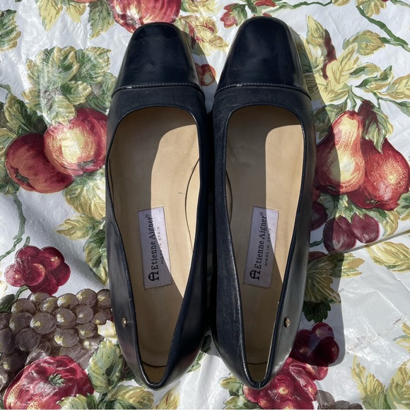 Etienne Aigner leather cap toe block heel pumps dark navy blue Size 9/9.5 - Picture 4 of 7